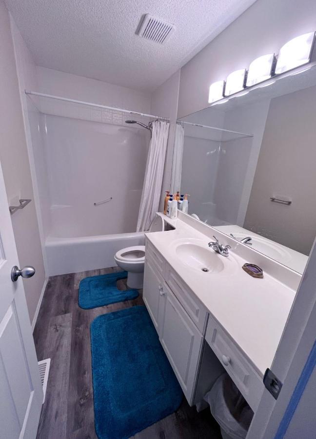 Best Garden House&3 Mins Bus Station Close C-Train&Free Parking Calgary Zewnętrze zdjęcie