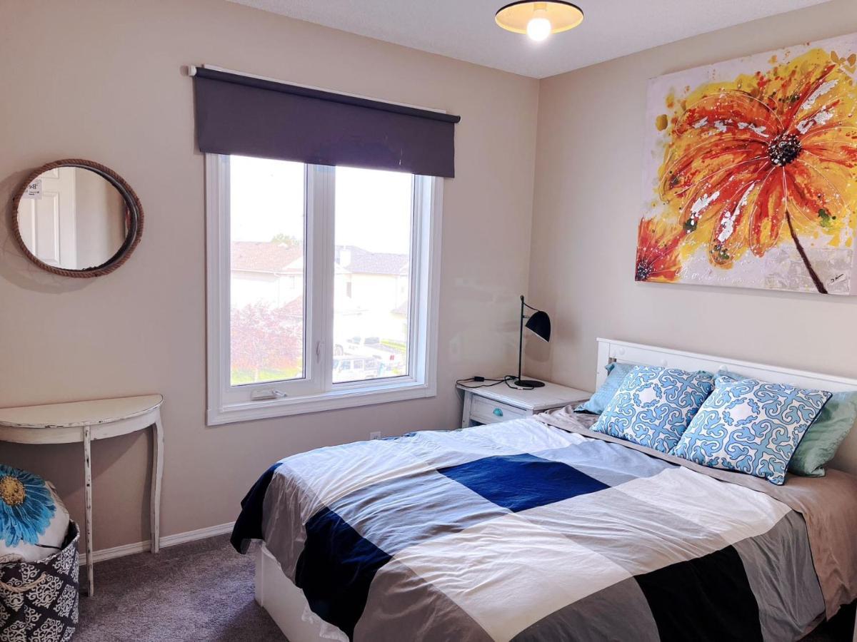 Best Garden House&3 Mins Bus Station Close C-Train&Free Parking Calgary Zewnętrze zdjęcie