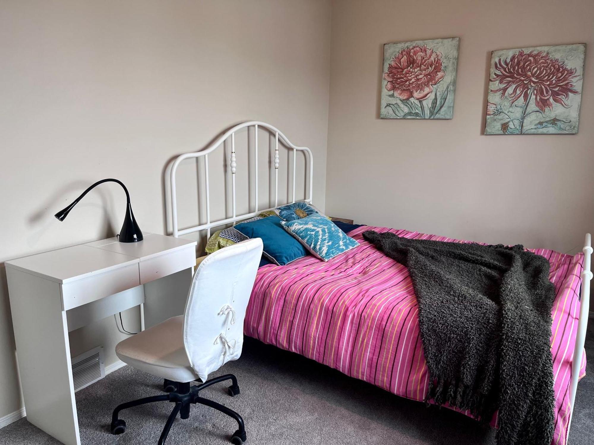 Best Garden House&3 Mins Bus Station Close C-Train&Free Parking Calgary Zewnętrze zdjęcie